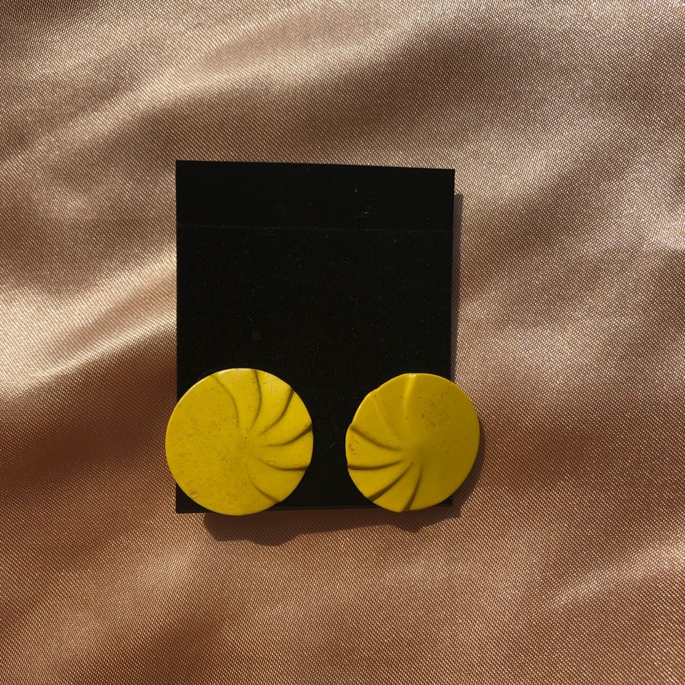 Yellow Funky 80’s Circle Swirl Earrings🍌